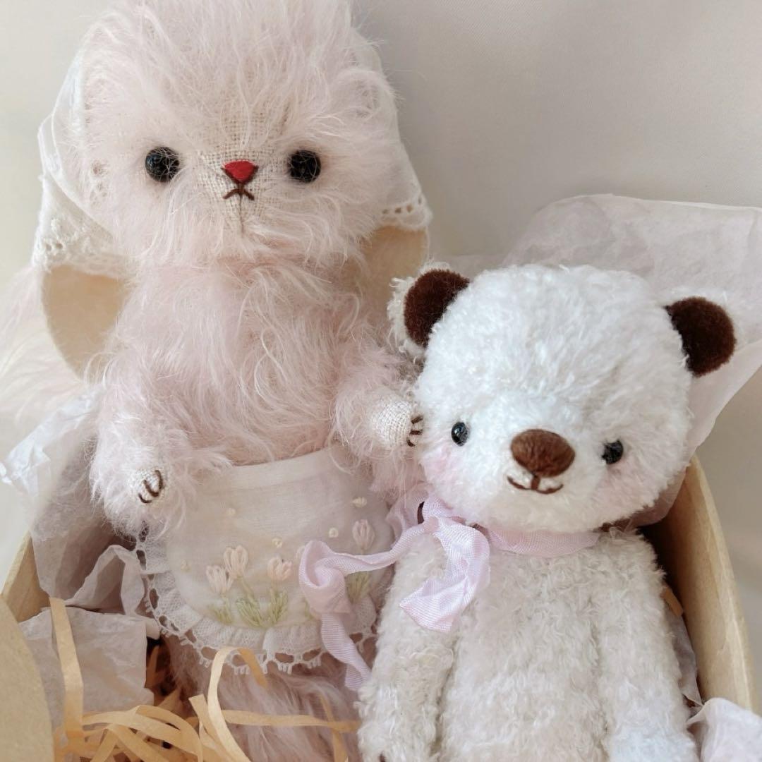 

[USED] White Chocolate Bear Plush Teddy Bear by an Overseas Artist