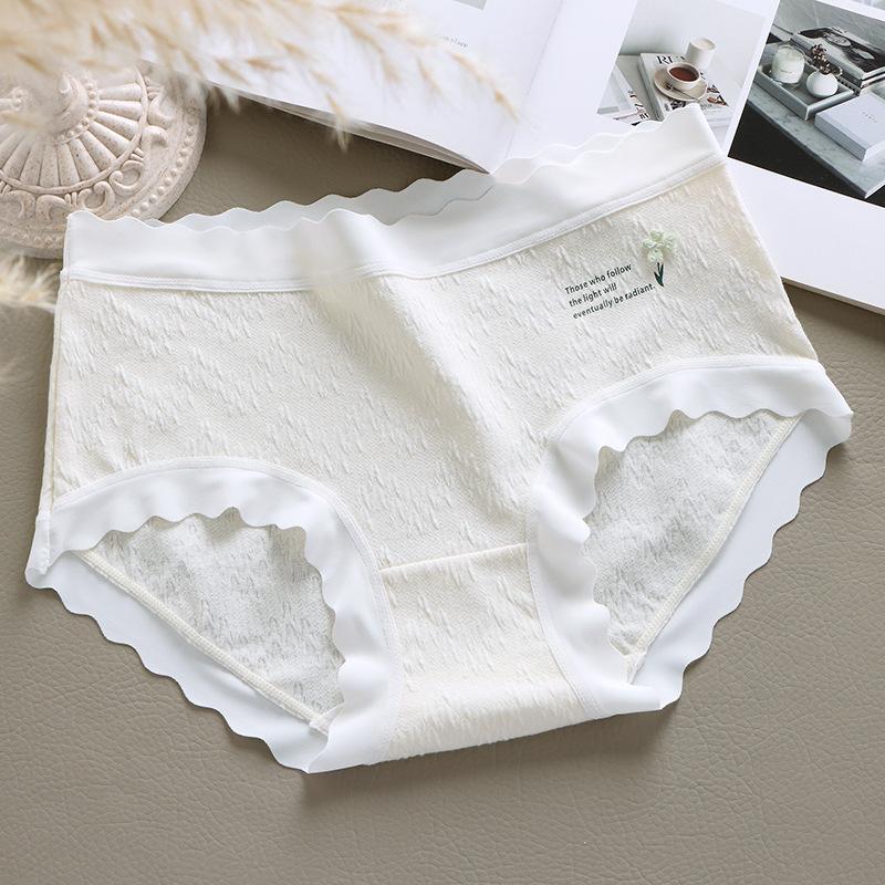 Lingerie Women's Underwear with No Trace Antibacterial Cotton Large Size Hip Hugging Breathable Mid Waist Briefs Triangle Panties
