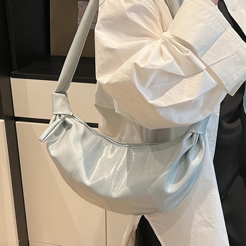 Casual lazy style simple soft leather dumpling bag women's fashion versatile personality lightweight shoulder messenger bag