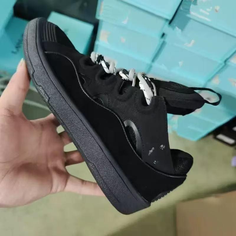 Shoes women's new casual versatile couple skateboard shoes shoes bread breathable and light