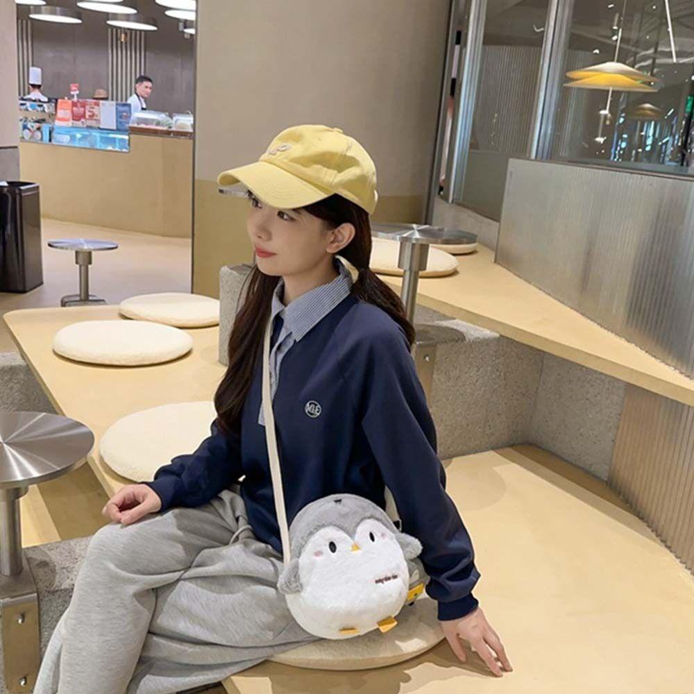 Portable Plush Crossbody Bag Doll Funny Messenger Bag Casual Penguin Handbag  Girl