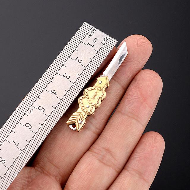 7.2cm Shell Brass Steel Folding Knife Pocket Keychain Portable Resin Steel Knives Survival EDC Tool Cutter Peeler Hunting Gift