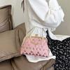 Neue Handtasche im europäischen und amerikanischen Retro-Stil, Schultertasche mit großem Fassungsvermögen, Damentasche, klassische Hanfu-Tasche, Liebesclip-Kettentasche