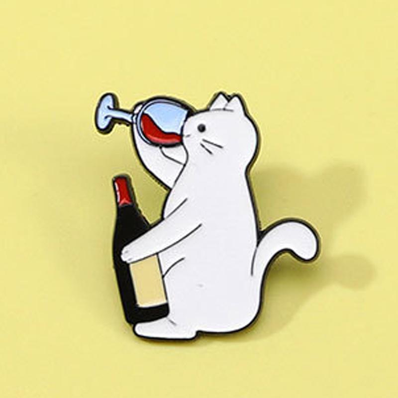 Cat Drinking Red Wine Interesting Brooch Student Backpack Needle Buckle Badge