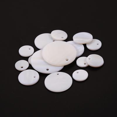 10-30 pz/lotto Rotondo Conchiglia Naturale Ciondolo Madreperla Conchiglia Pendenti di Collana di Fascini per L'orecchino di DIY Individuazione Dei Gioielli