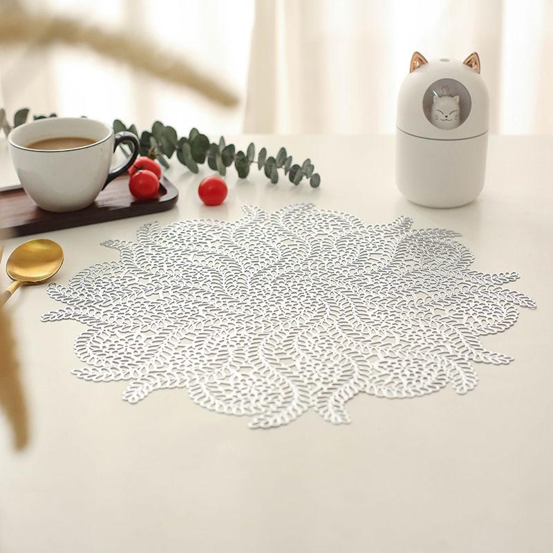 2 Pcs Water Grass Dining Mat Light Luxury Insulation Mat Simple and Modern No Wash Dining Table Heat-resistant and Anti Slip Mat