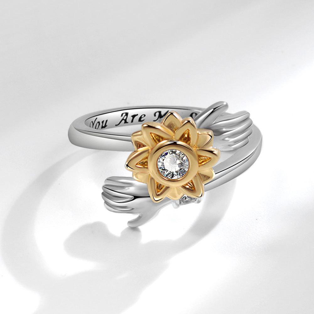 Adjustable Rhinestone Sunflower Spinner Ring Minimalist Forest Double Hand Hug Design Band For Women