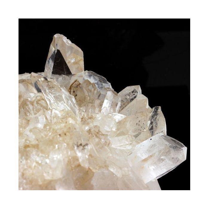 Quartz 2100.0 carats