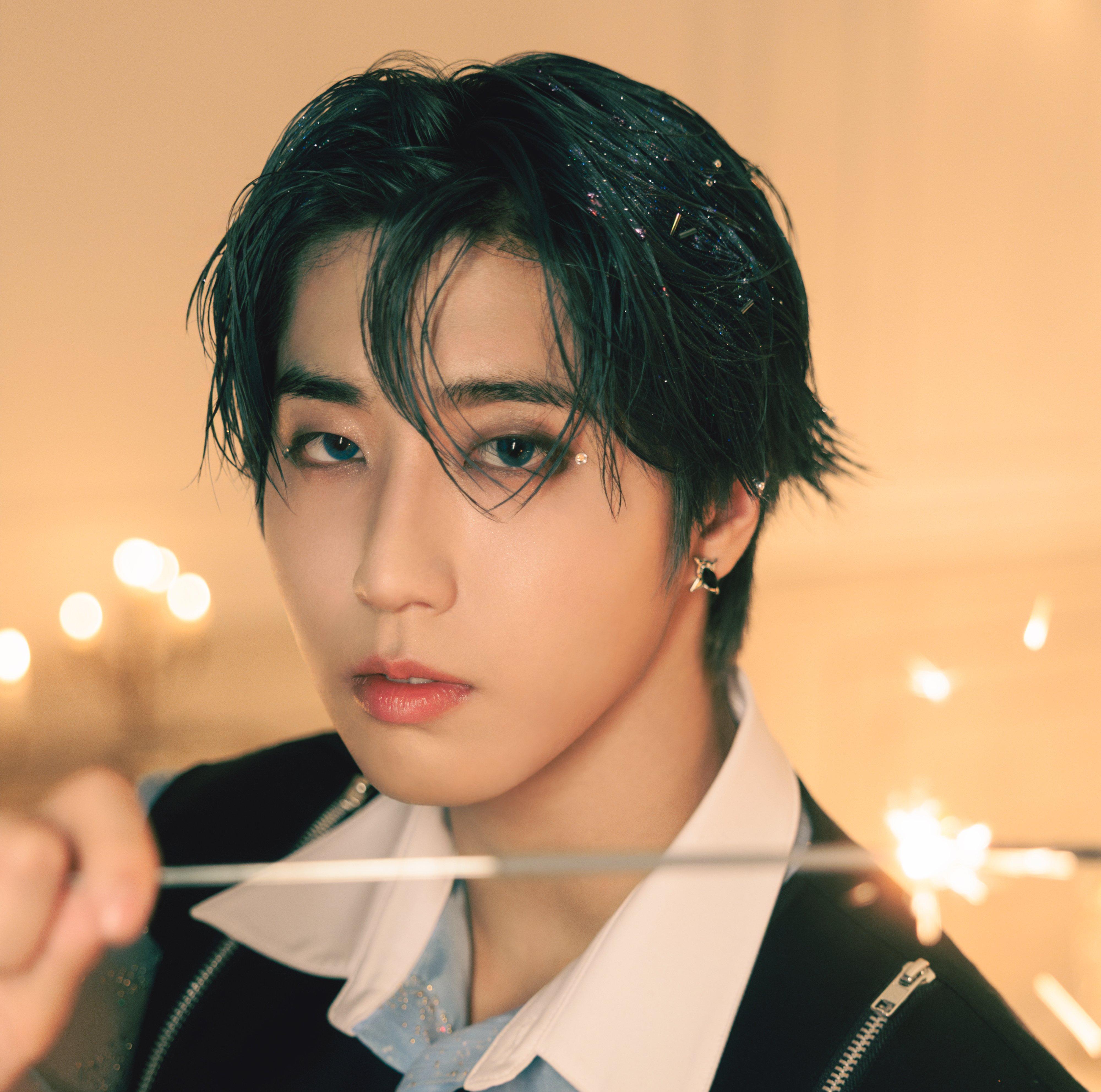 (ORDINE PRESTABILITO)Bambini randagi - Hollow (Fan Club) Giappone 3° mini album HAN