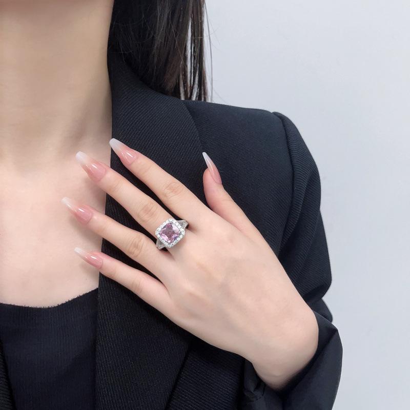 

Pink Diamond Small Sugar Cube Super Fairy Princess Pink Gemstone Ring Seiko Bright Diamond Temperament Ring Tail Ring No. 6