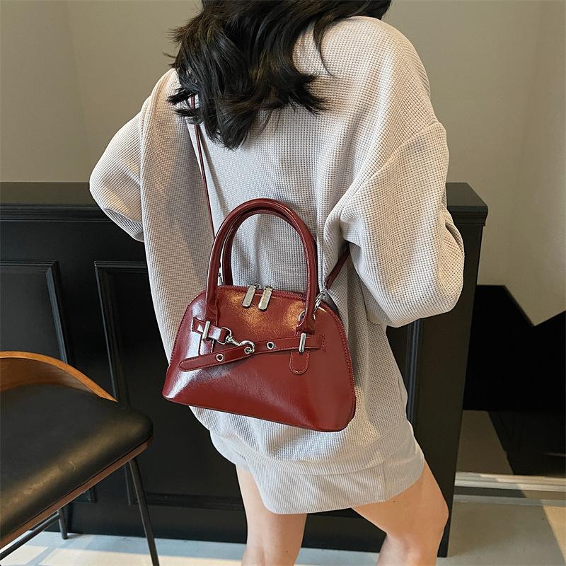 High-End Nischen-Tasche Damen neue vielseitige Umhängetasche Frühling und Sommer tragbare Muscheltasche kleine Tasche