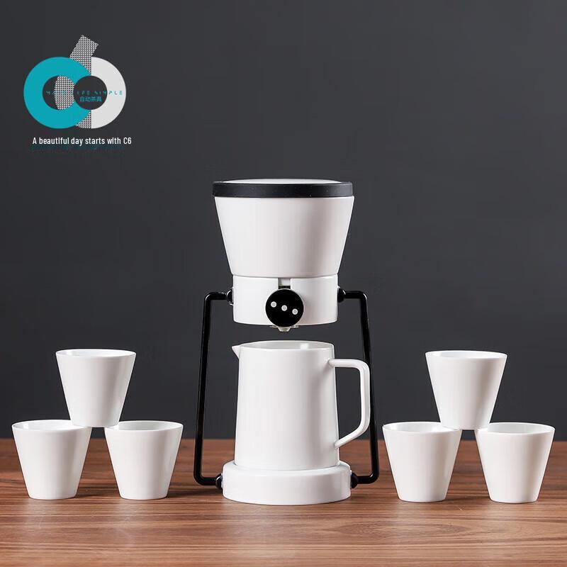 

Minimalist Automatic Tea Set