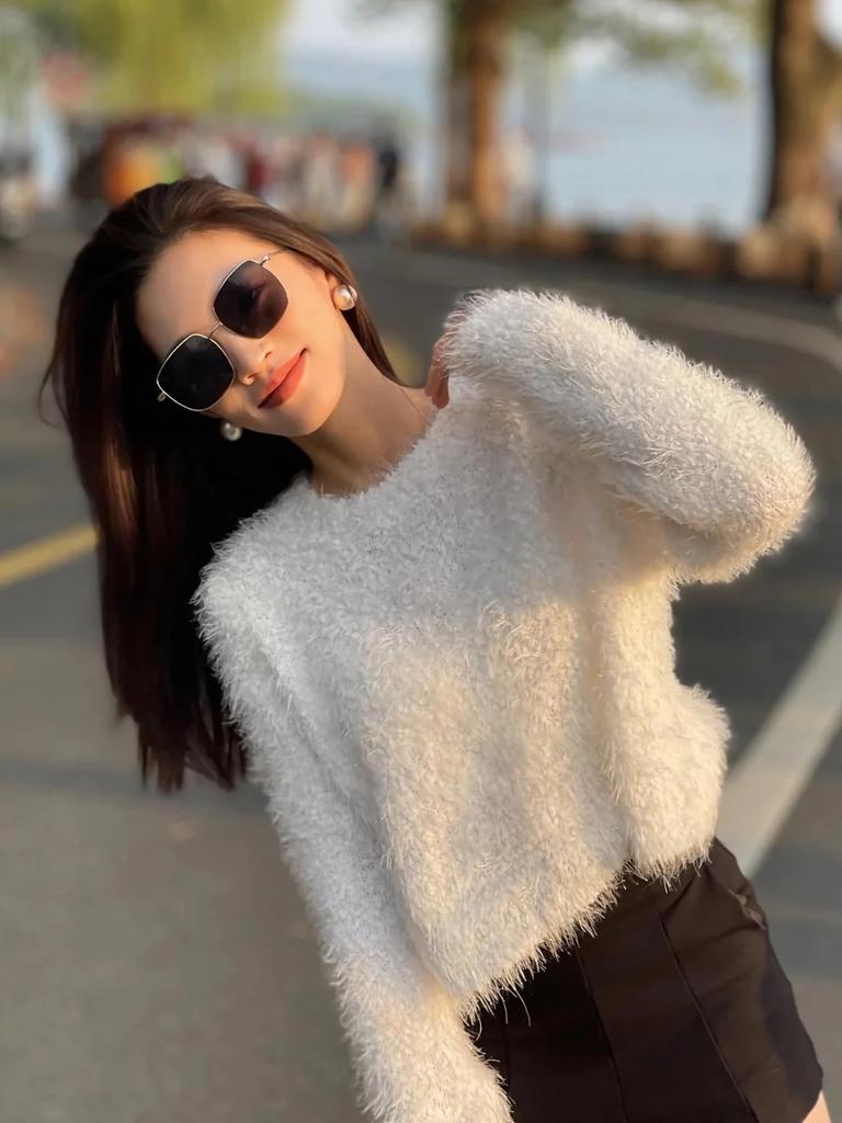 Fashionable Crew Neck Bling Bling Pullover Sweater Top That Can Be Worn In and [RAREWAY] Women's Sweater, Long-sleeved Knit, Bling, Eye-catching