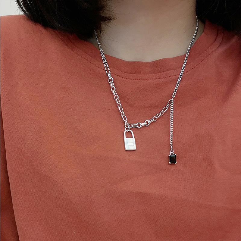 

Cold Wind Lock Head Pendant Long Fringed Necklace Sweater Chain Femininity Light Luxury Collarbone Chain