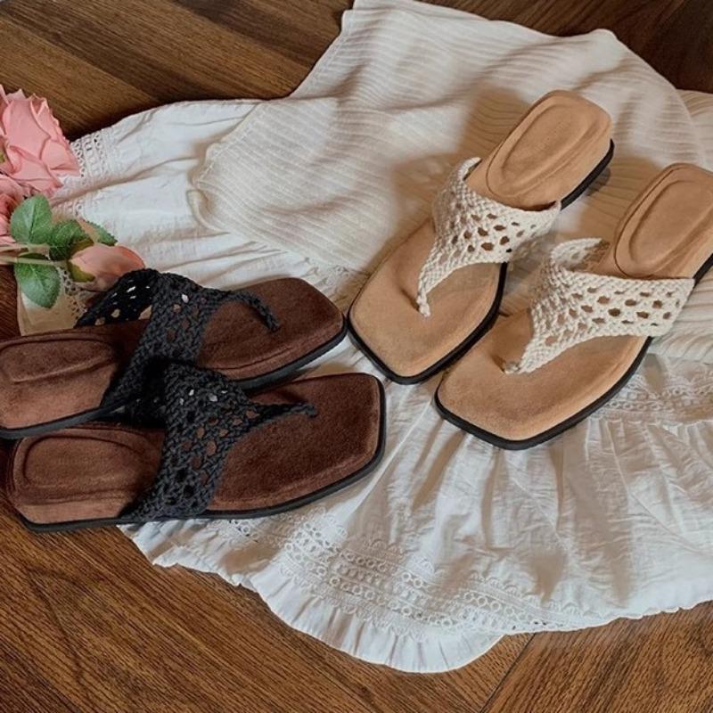 New Style of Women's Height-increasing Shoes with Hollowed-out Square Toe and Flip-flops Devotion