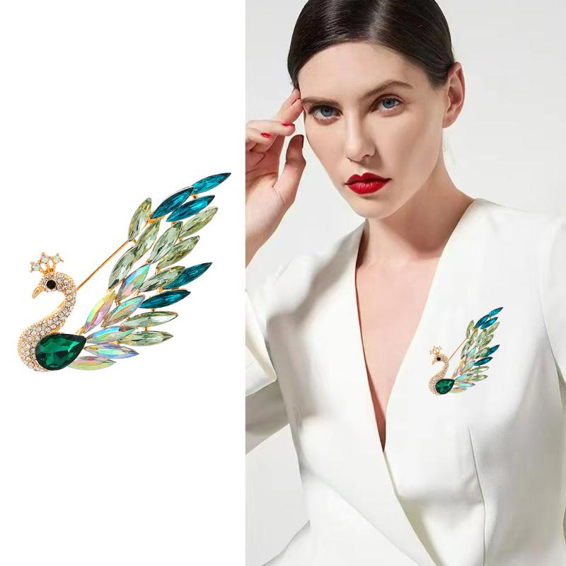 Creative  Flower Brooch Versatile Scarf Buckle Anti-Exposure Buckle  Corsage Brooch Women'S Accessories