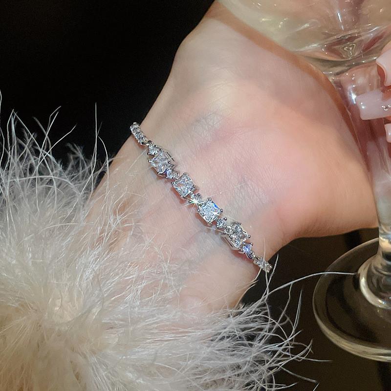 Geometric Zircon Square Adjustable Bracelet For Women With Elegant Jewelry Style