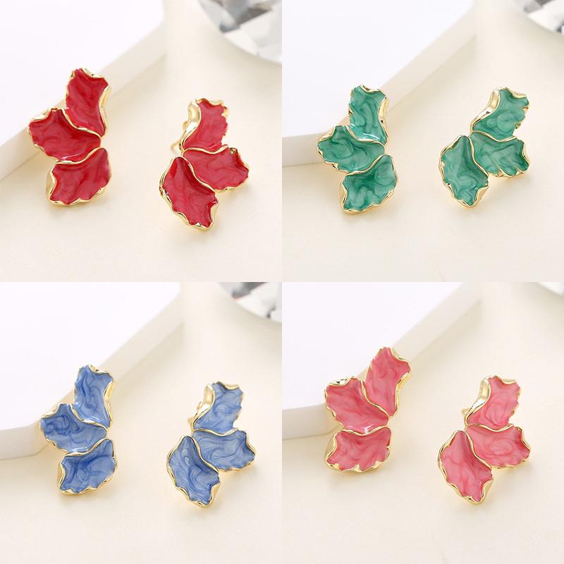 Metal Flower Cream Stud Earrings For Women Fashion Gold Color Plating Irregular Post Earrings Heavy Design Statement Earring