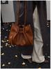 High-End Women's Large Capacity Textured Crossbody Drawstring Shoulder Bag for Casual Outdoor Use
