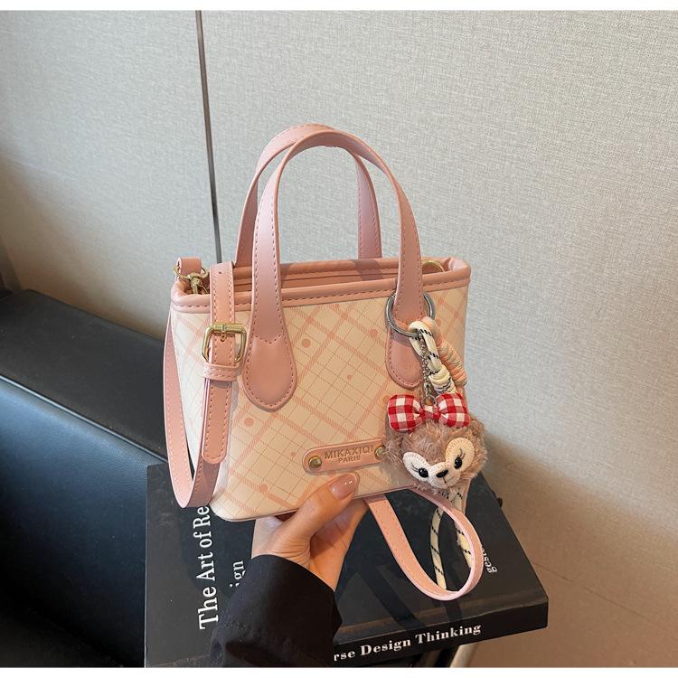 Fashion Chessboard Gotot Bag Women's 2025 New Hand Bag Commuter Shoulder Crossbody Bag Contrasting Color Bucket Bag