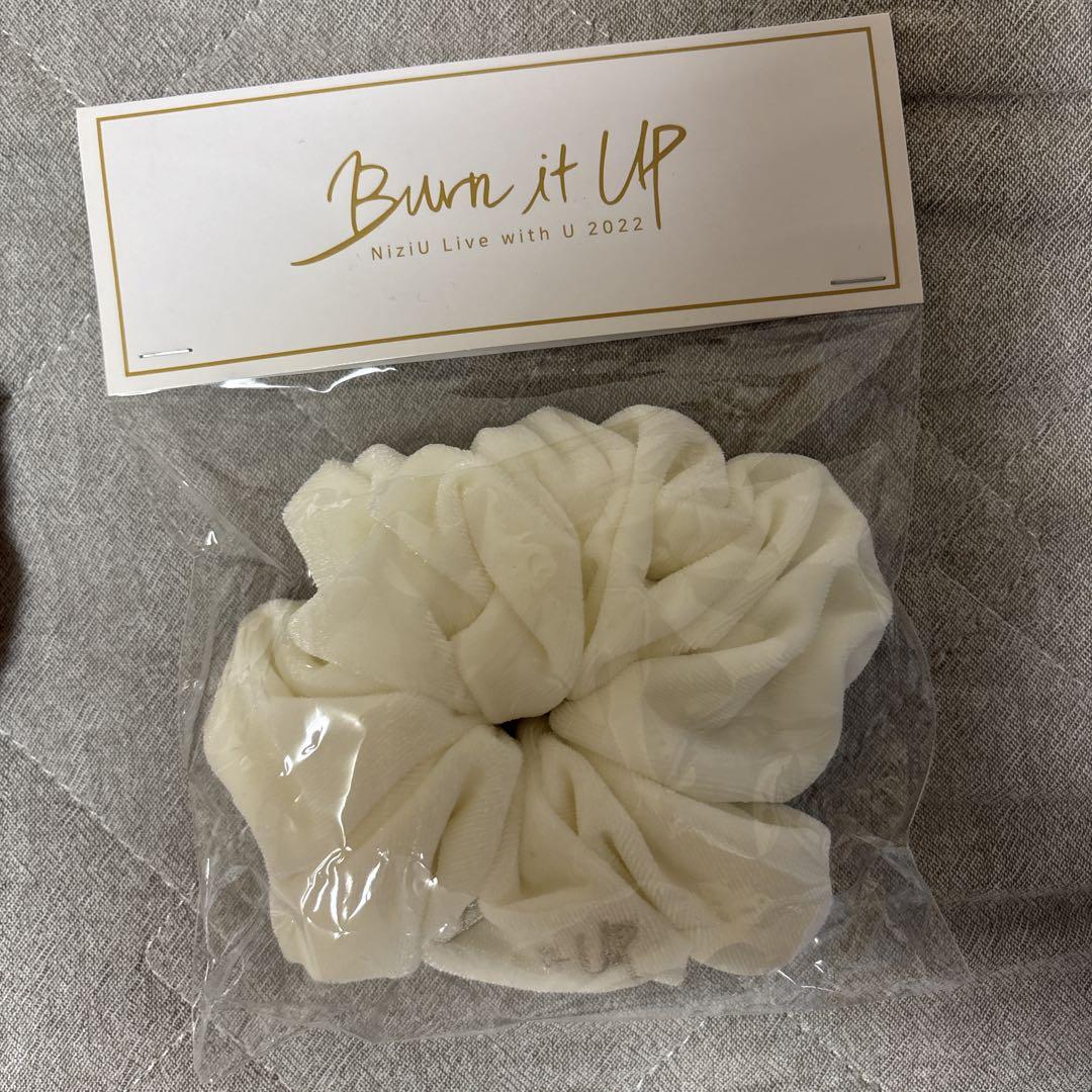 

[Б/У] Резинка для волос NiziU Аяка