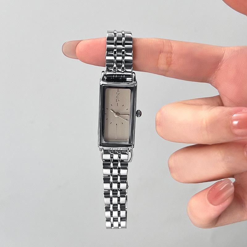 Medieval Light Luxury High-End Temperament Rectangular Steel Belt Watch Women'S Simple Retro Personalized Quartz Watch