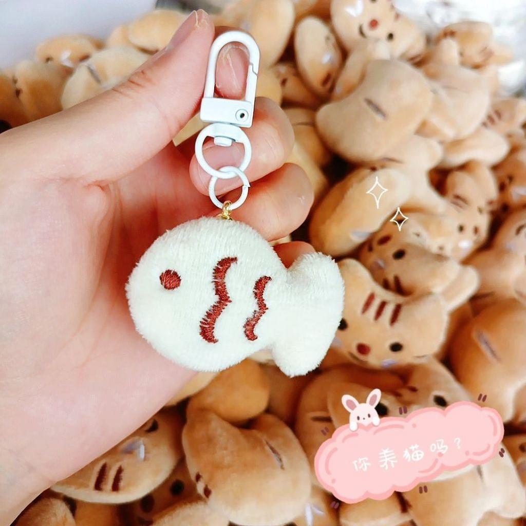 1/2pcs Cartoon Funny Cat Fish Keychains Couple Cute Kawaii Plush Toy Creative Little Kitten Doll Key Rings Bag Hanger Decoration