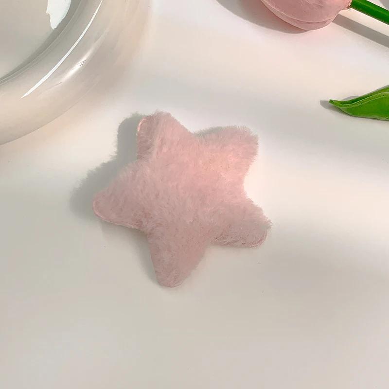 

Fashionable Women s Hair Clip with Pastel Plush Star Design for Side Bangs and Fringe Sweet and Chic Hair Accessory