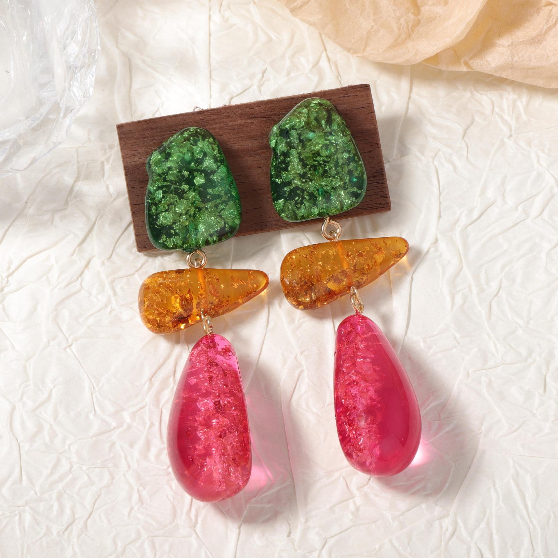 

European and American exaggerated retro color resin irregular geometric splicing earrings, versatile fashion and simple models різнокольоровий