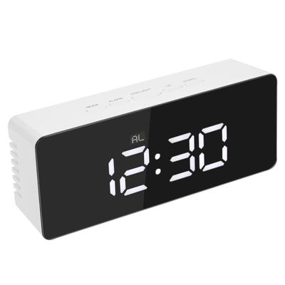 Multifunktionaler Kunststoffspiegel, LED-Nachtlicht, Thermometer, digitale Wanduhr, Lampe, Wecker