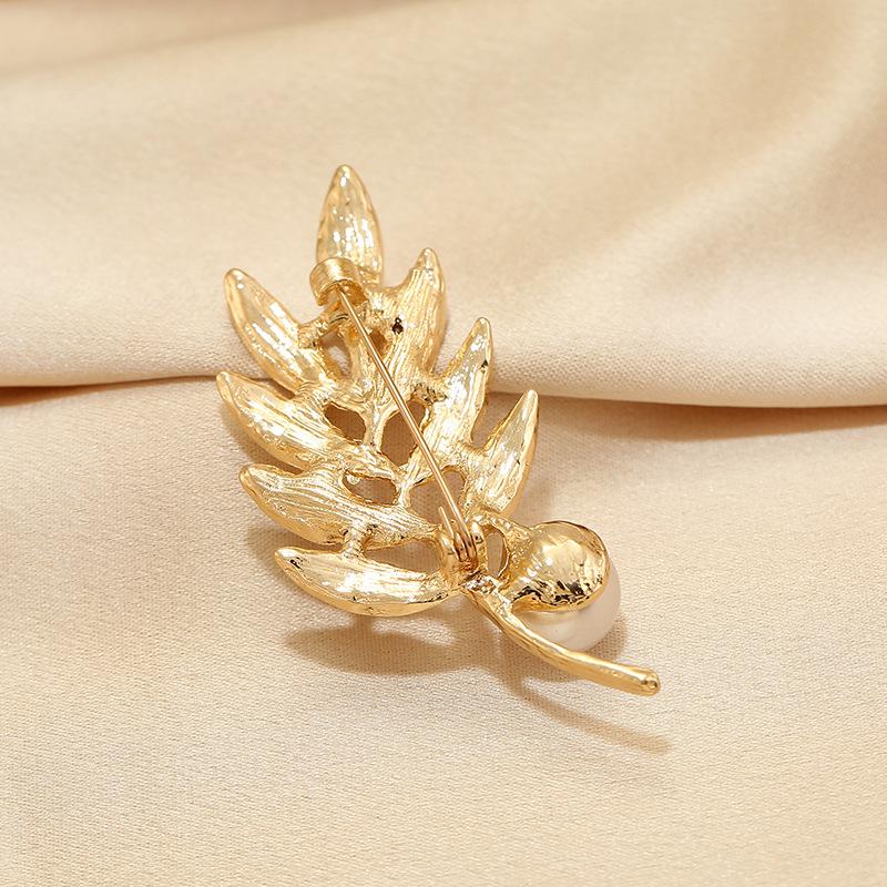 Luxurious Leaf Brooch Women's Design Sense Exquisite Brooch High-end Elegant and Sophisticated Corsage