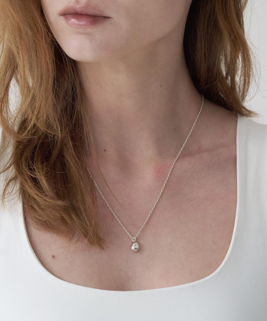 Touchéd Pebble Necklace 02
