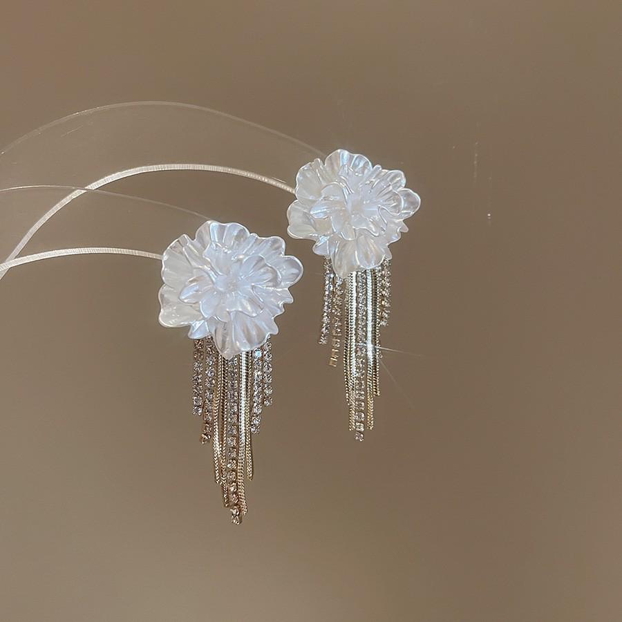 Diamantbesetzte Perlenblatt-Quastenohrringe: Luxuriöses, vielseitiges Design für Eleganz in der Mode