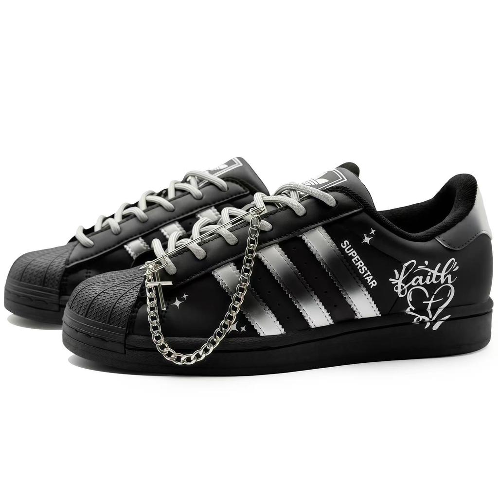 adidas Originals Superstar 2 Zapatos de Skate de Cuero Caña Baja Unisex Negro Plata JI0079(Equipo1284-S)