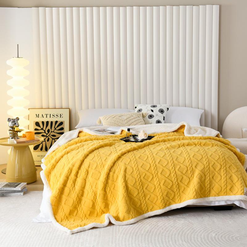 Double-layer Thickened Lambskin Jacquard Tuff Fleece Blanket for Office Nap - Solid Color AB Version.