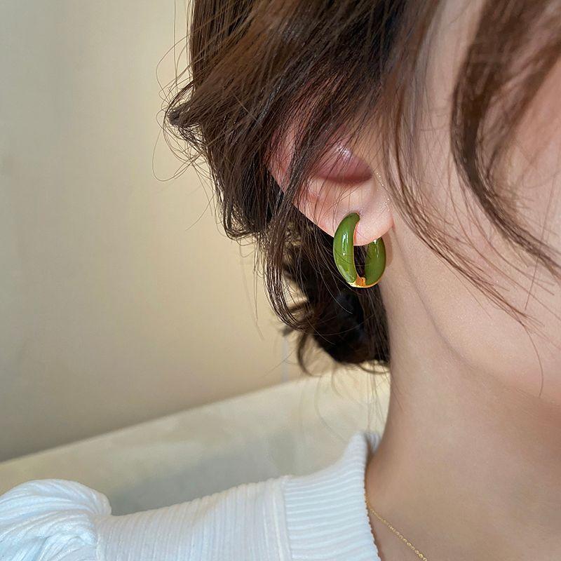 

Diamond Cabas Earrings for Women Accessible Luxury Niche Design Classy Earrings Autumn and Winter 2023 New Best Selling Unique Ear Clip Green Drop Glaze Circle