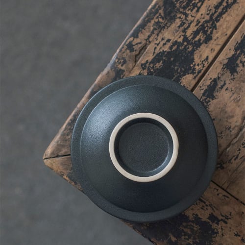 Nannlia 13cm Diameter Ceramic Incense Burner, Stylish, High-Quality, Japanese-Style Interior Decor for Buddhist Altars (Black)