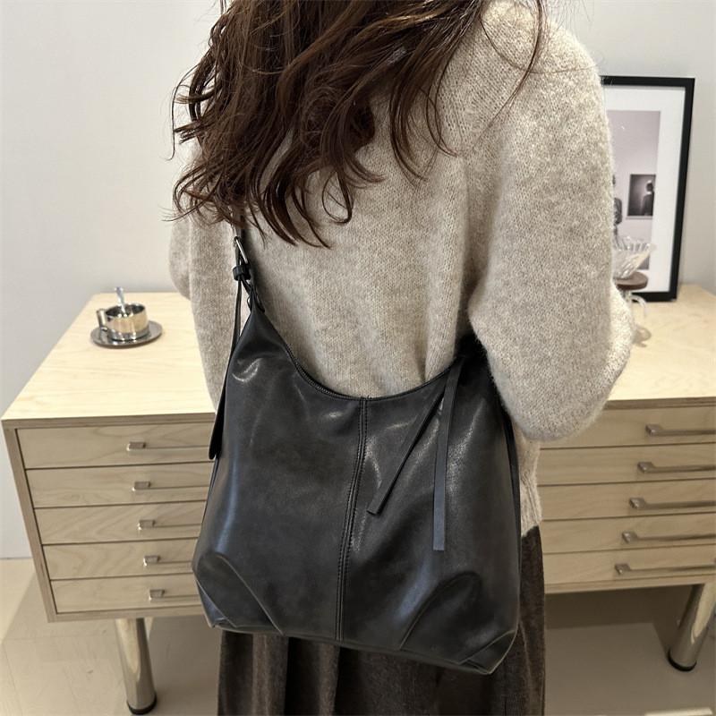 Fashionable Minimalist Shoulder Tote Bag Stylish Large Capacity Handbag In Black Brown And Coffee For Everyday Use