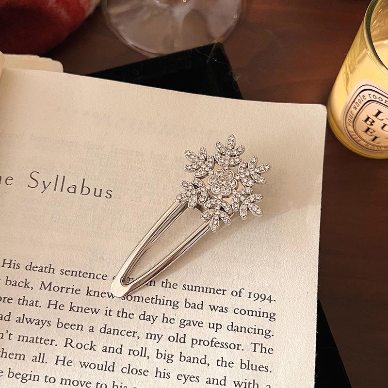 

Заколка для волос «Снежинка» с жемчугом и стразами для девочек и малышей