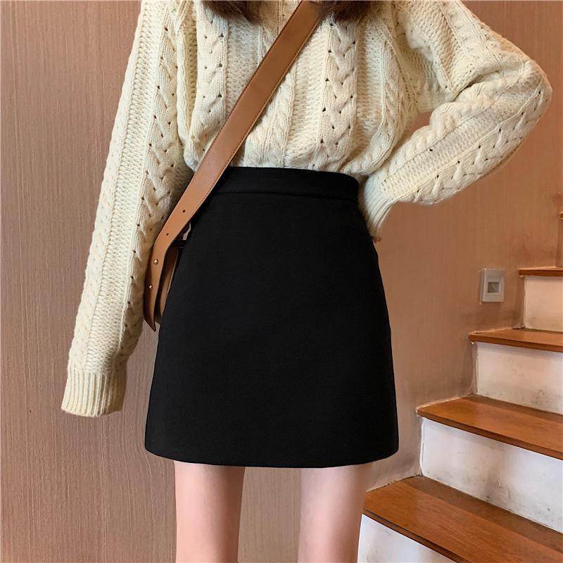 2026 Autumn/Winter Women's High-Waisted Black A-Line Hip-Hugging Korean Style Short Skirt