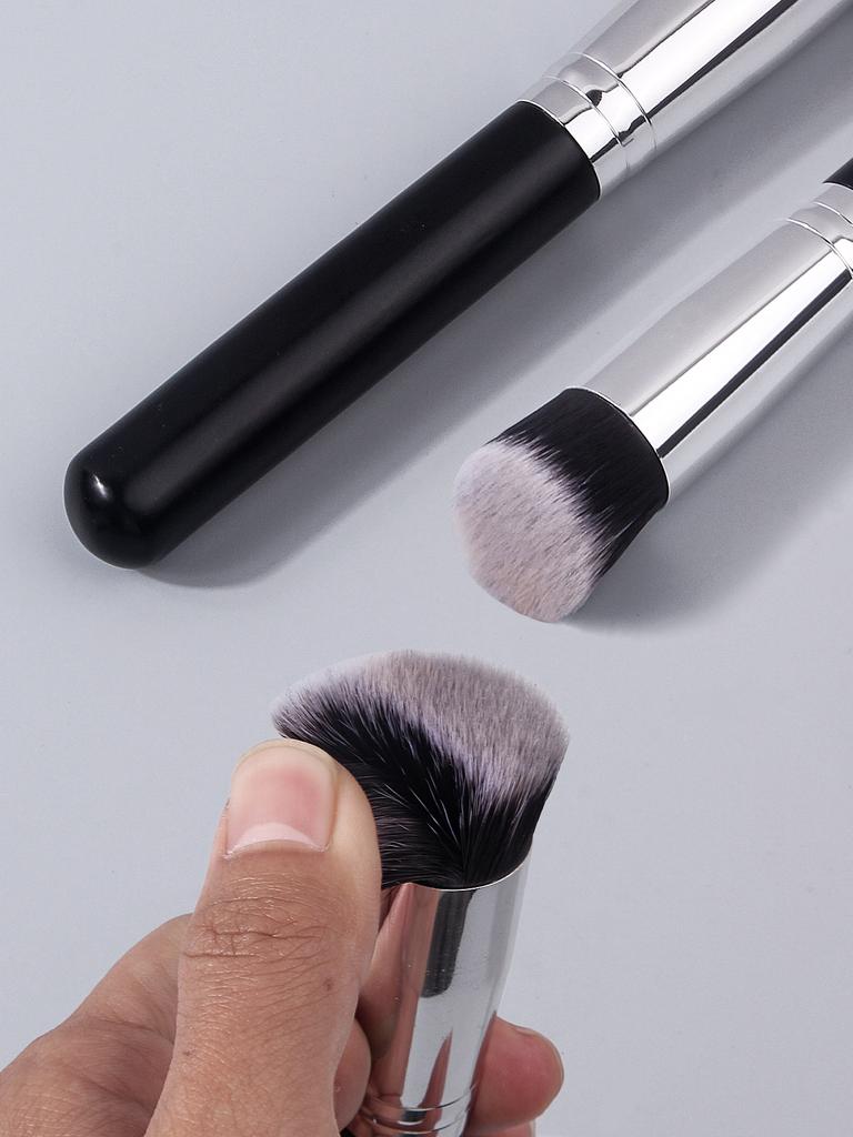 1PCS black premium Foundation Brush concealer Brush does not eat powder flat head oblique novice seamless Korean concealer