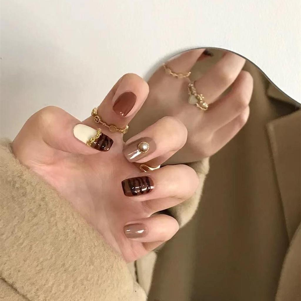 Zebra Print Pearl Chain Nail Stickers - Short Retro Fake Nails