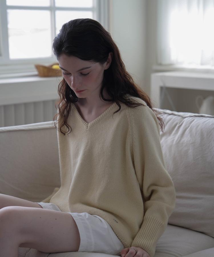 DEHEVE Classic V-Neck Knit [Butter]