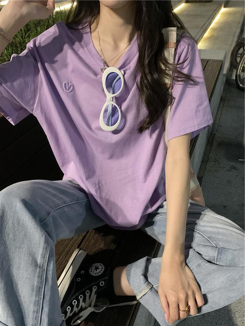 

Женская свободная белая футболка с вышивкой - короткий рукав, универсальный корейский стиль для летних тенденций