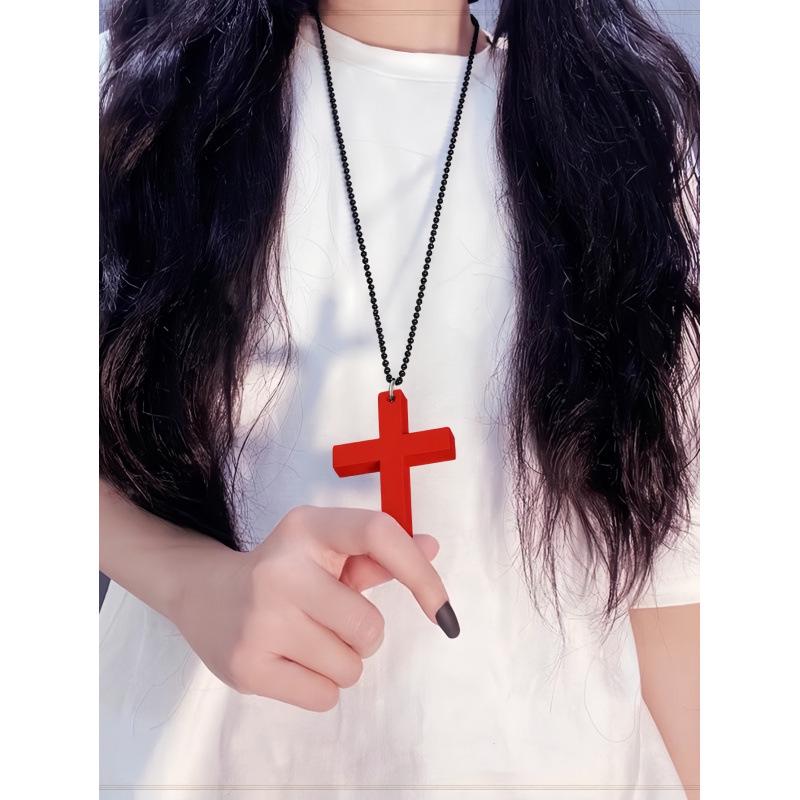 Elegant Women's Wooden Cross Necklace: Versatile Clavicle Choker & Sweater Chain