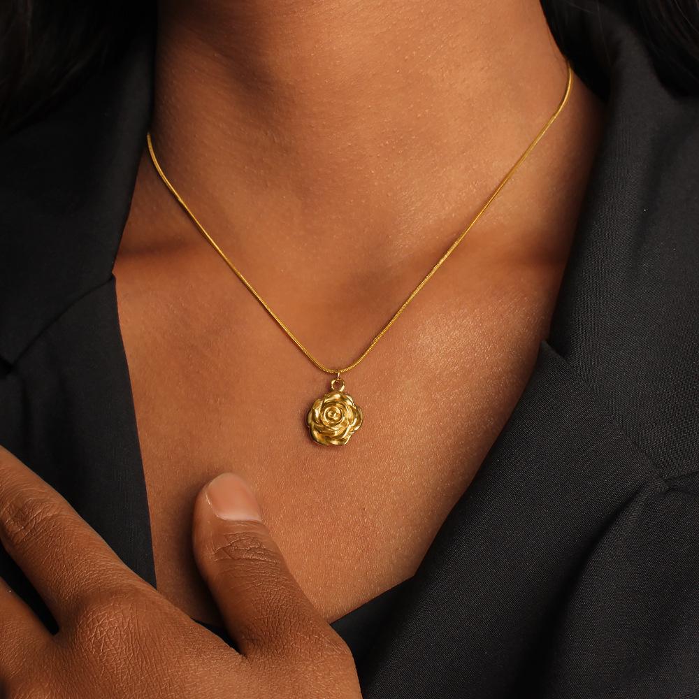 Korean Style 18K Gold Polished Titanium Rose Pendant Minimalist Choker Necklace