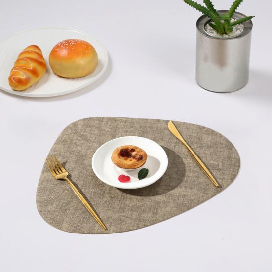 Prostírání z umělé kůže Vodotěsné Tepelně odolné Protiskluzové Tepelná izolace Vhodné do myčky na nádobí Jednobarevné Nepravidelné Ochrana jídelního stolu Dekorace