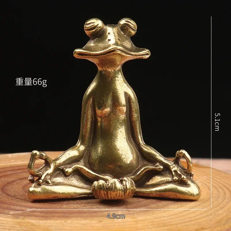 

Горячая медь Медитирующая лягушка Орнаменты Винтажная латунь Сидящая в медитации статуэтка Бронзовая фигурка чайного питомца Подставка для благовоний Декор для стола светло-серый