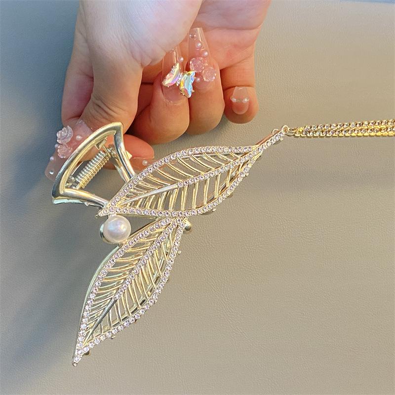 Korean Celebrity Elegant Metal Hair Claw - 2023 Large Shark Clip for Women