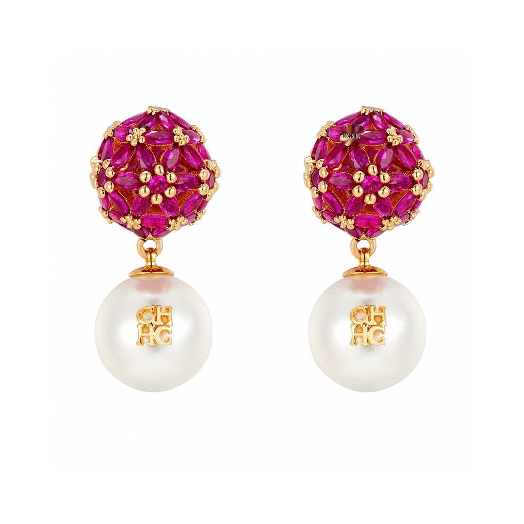 

Elegant White Pearl Stud Earrings for Women - High-End Dangle Fashion, Face Slimming Design